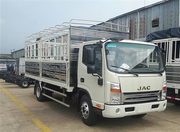 Xe tải JAC N700 động cơ DEV Đức 3.0L tải trọng 7.35 tấn